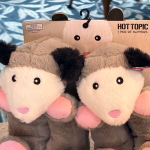 Hot Topic Plush Opossum Slippers XS/S (Women’s 5–6) Cute Possum House Slippers